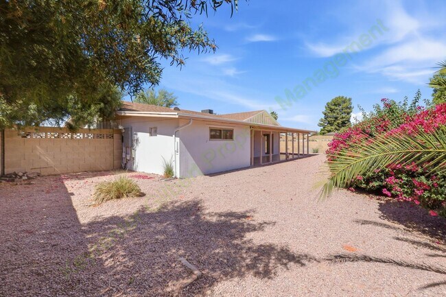 Building Photo - Updated South Scottsdale Gem Near Old Town – No HOA!