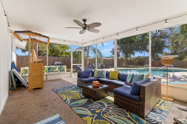 Building Photo - 13672 88th Ave N