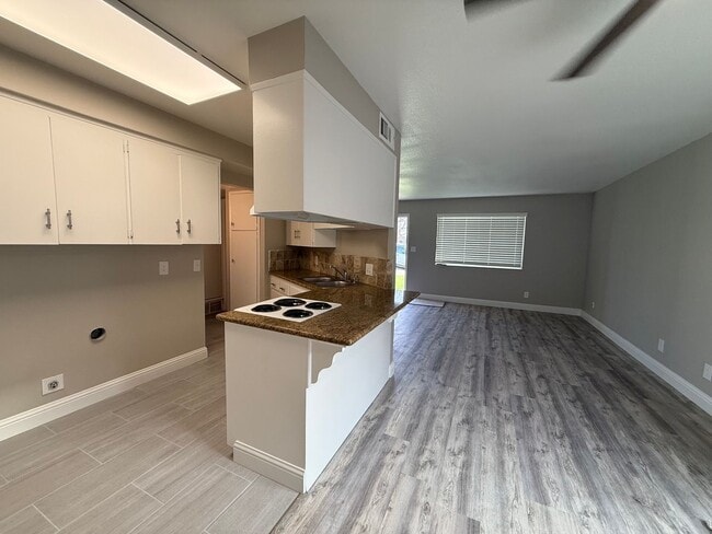 Building Photo - 2 Bedroom 1 Bath for rent!