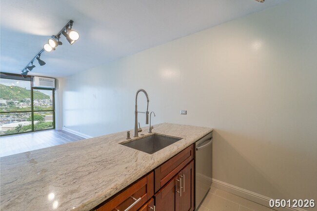 Building Photo - Luxury 1-Bedroom Condo with Stunning Mountain Views