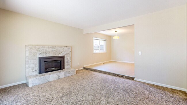 Building Photo - Rincon Valley Single Level, Landscaper Included!