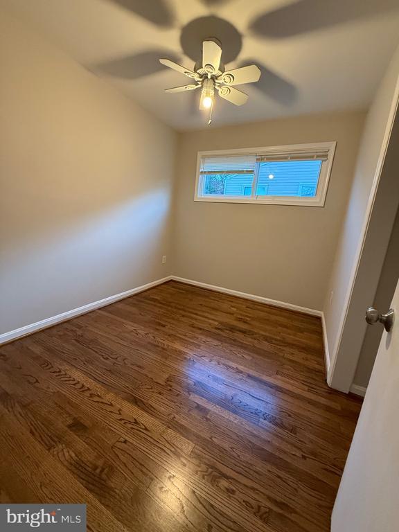 Building Photo - 5852 Mt Vernon Dr