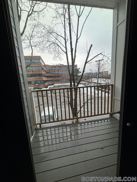 Building Photo - 157 Everett St