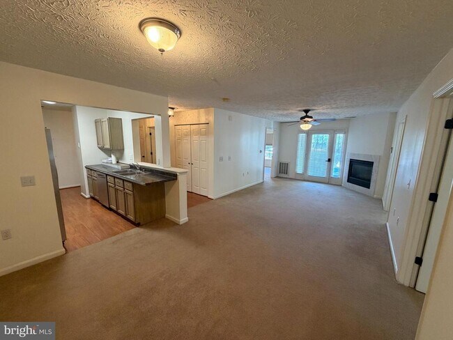 Building Photo - 651 Burtons Cove Way