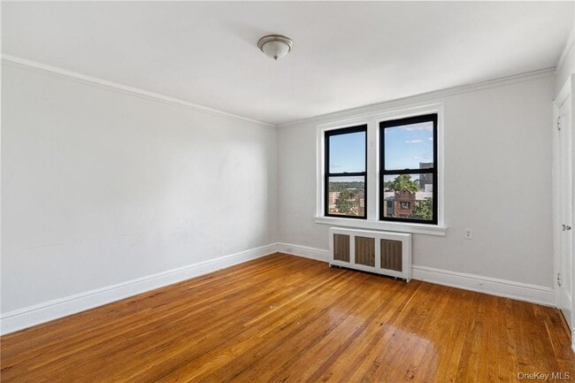 Building Photo - 240 Martine Ave