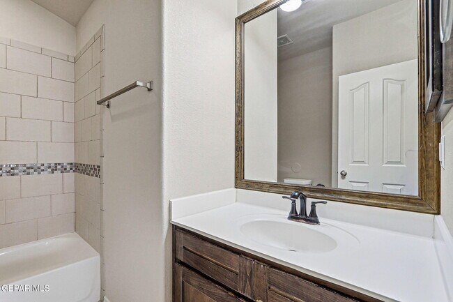 Building Photo - 7533 Red Cedar Dr