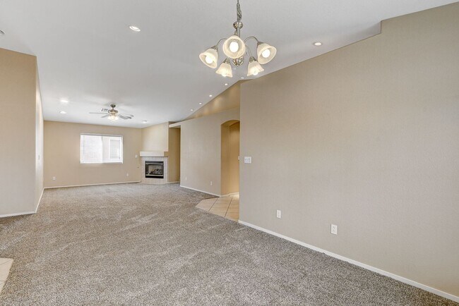 Building Photo - Adorable single story in a gated community!