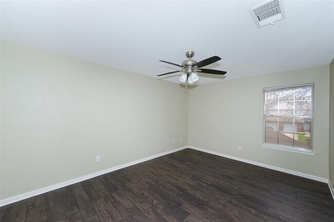 Building Photo - 9710 Sugar Hill Dr