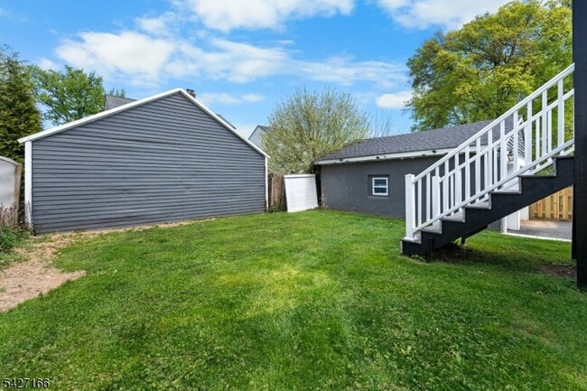 Building Photo - 12 Roosevelt Ave