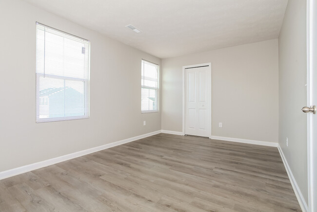 Building Photo - 4814 Sullivans Ridge Dr