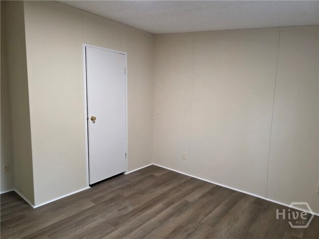 Building Photo - 311 Mockingbird Dr