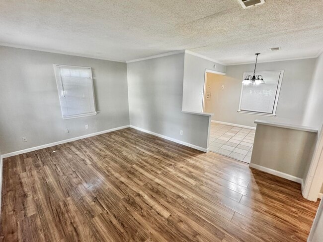 Building Photo - 1711 Coleen Rd