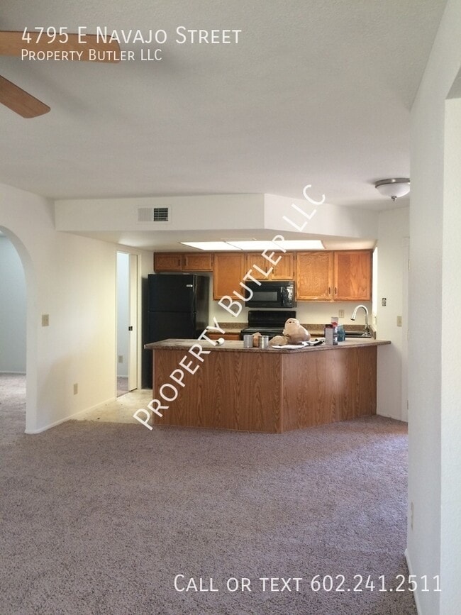 Building Photo - 4795 E Navajo St