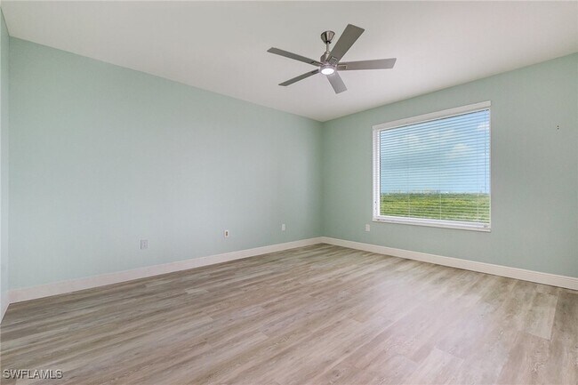 Building Photo - 455 Cove Tower Dr