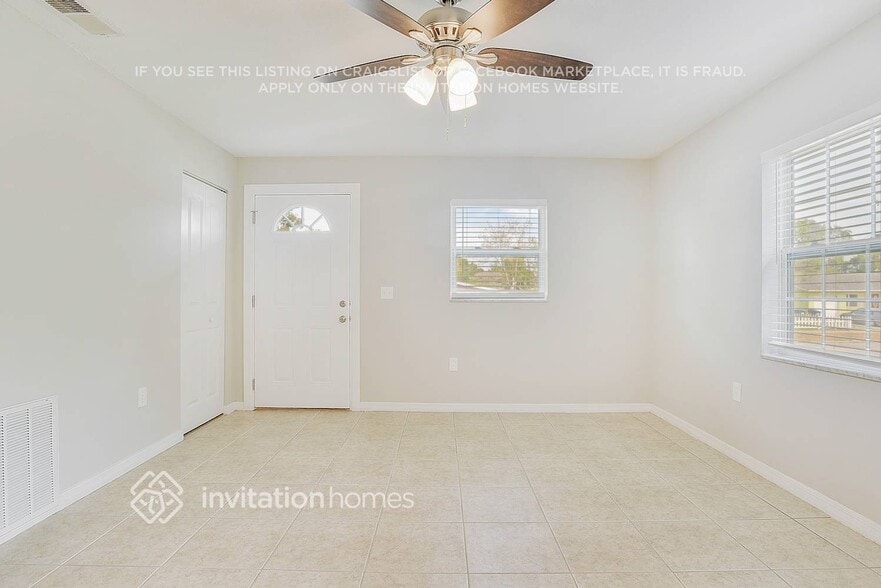 Building Photo - 6146 Balboa Dr