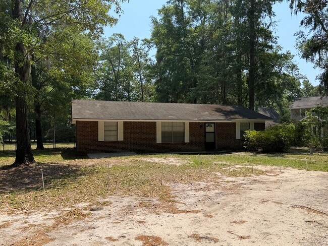 Building Photo - Private Country Setting 2 Bedroom/ 1 Bath Brick Home w/ Storage Shed and Fenced Yard- No HOA