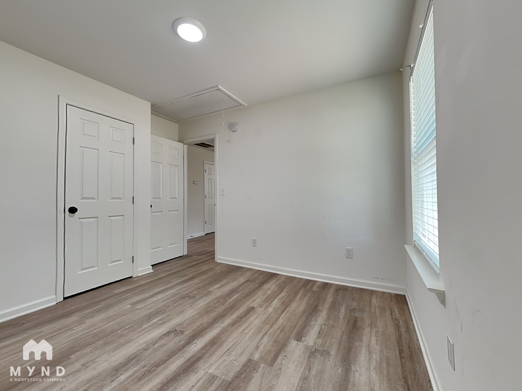 Building Photo - 424 Valerie Cir