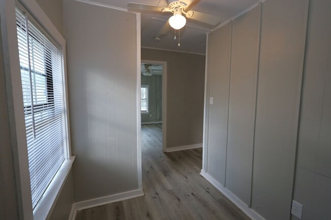 Building Photo - 2349 Harter Ave