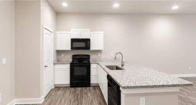 Building Photo - Available SEPTEMBER 1ST: Desirable Ratliff Ridge Townhomes