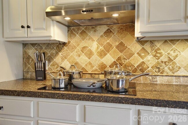 Building Photo - 6520 Red Maple Dr