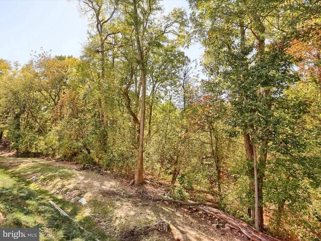 Building Photo - 1068 W Foxcroft Dr