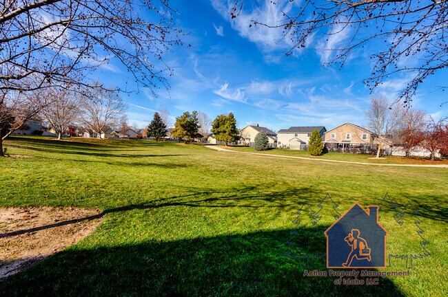 Building Photo - 2539 Bottle Brush Ave