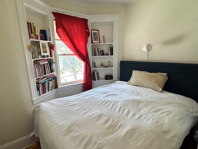 Building Photo - 55-57-57 Newcomb St