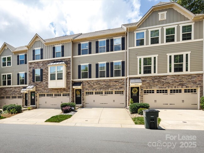 Building Photo - 1839 Shumard Ln