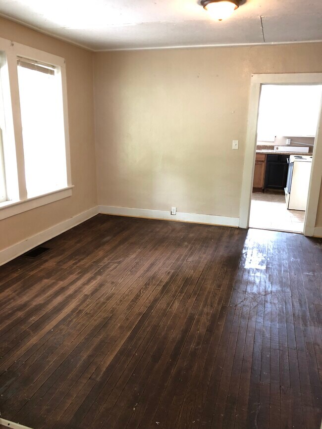Building Photo - 1517 Galloway St