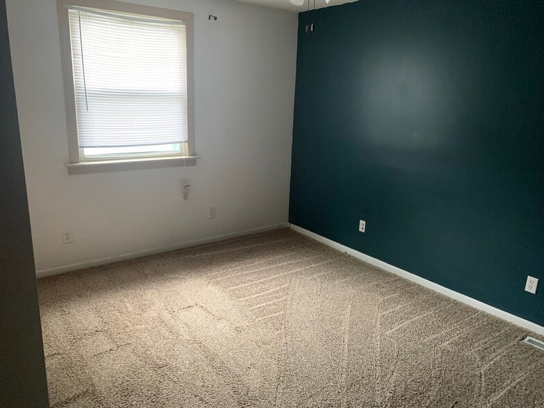 Bedroom 1 - 901 N Walnut St