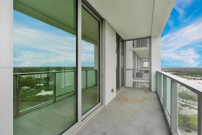 Building Photo - 2000 Metropica Wy