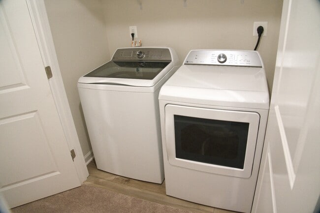 Building Photo - 16033 Abelson Wy