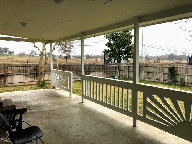 Building Photo - 15117 Bigelow Dr