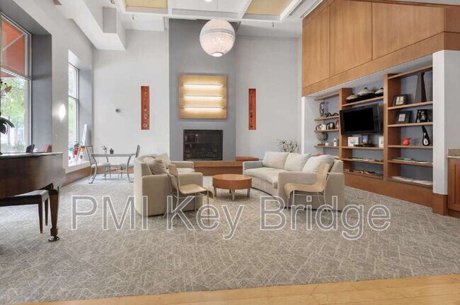 Building Photo - 2200 N Westmoreland St
