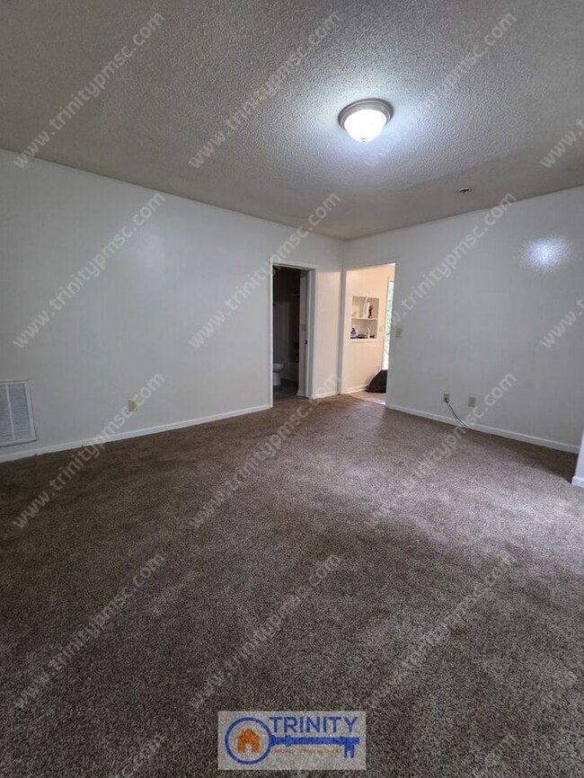 Building Photo - Ready and waiting for you! Available NOW!