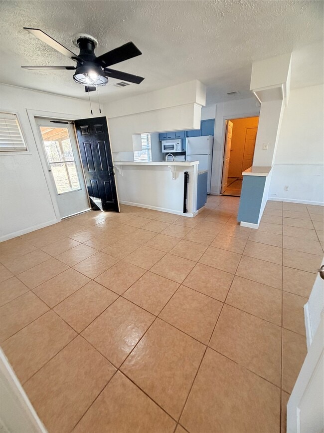 Building Photo - 207 Inwood Ln