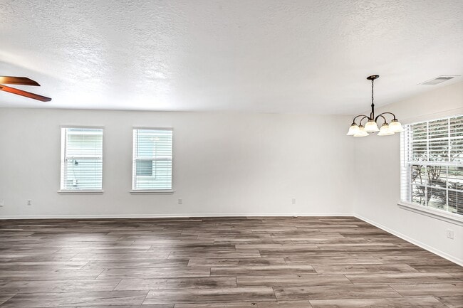 Building Photo - 19807 Byron Meadows Dr