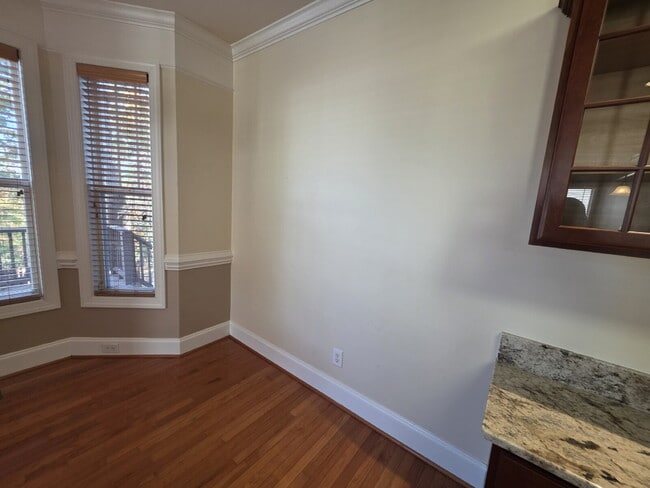 Building Photo - Spacious 4-Bedroom Home for Rent in Kings ...