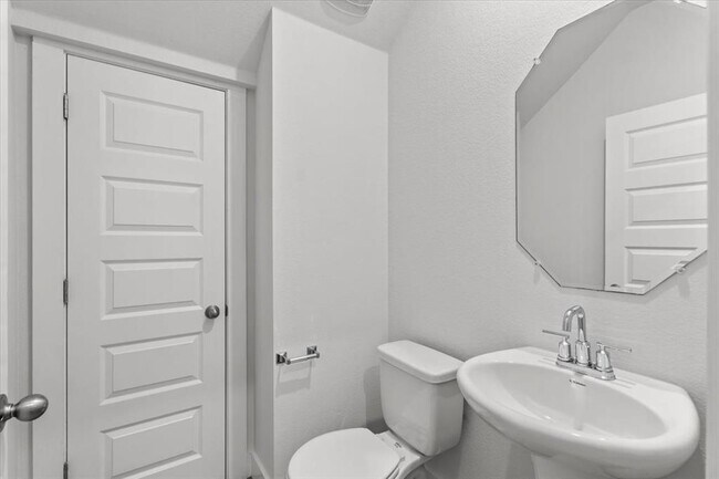 Building Photo - 7106 Silver Star Ln