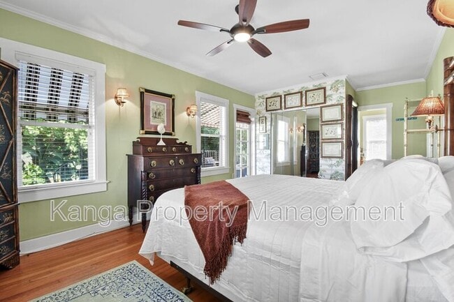 Building Photo - 194 Almeria Rd