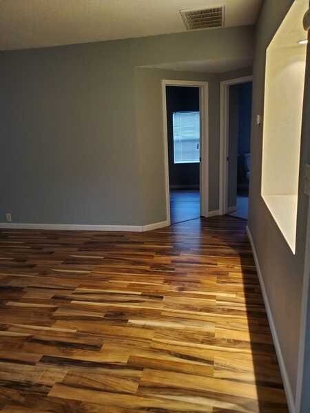 Building Photo - 304 Ruberto St