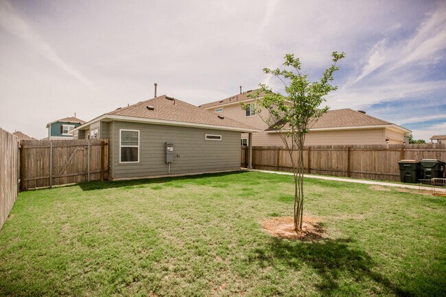 Building Photo - 242 Mossycup Dr