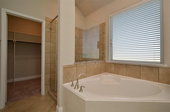 Building Photo - 4 Florentino Vine Pl