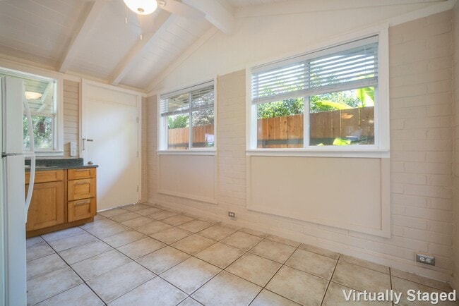 Building Photo - $2,200 /  Single Family Studio Home with 1...