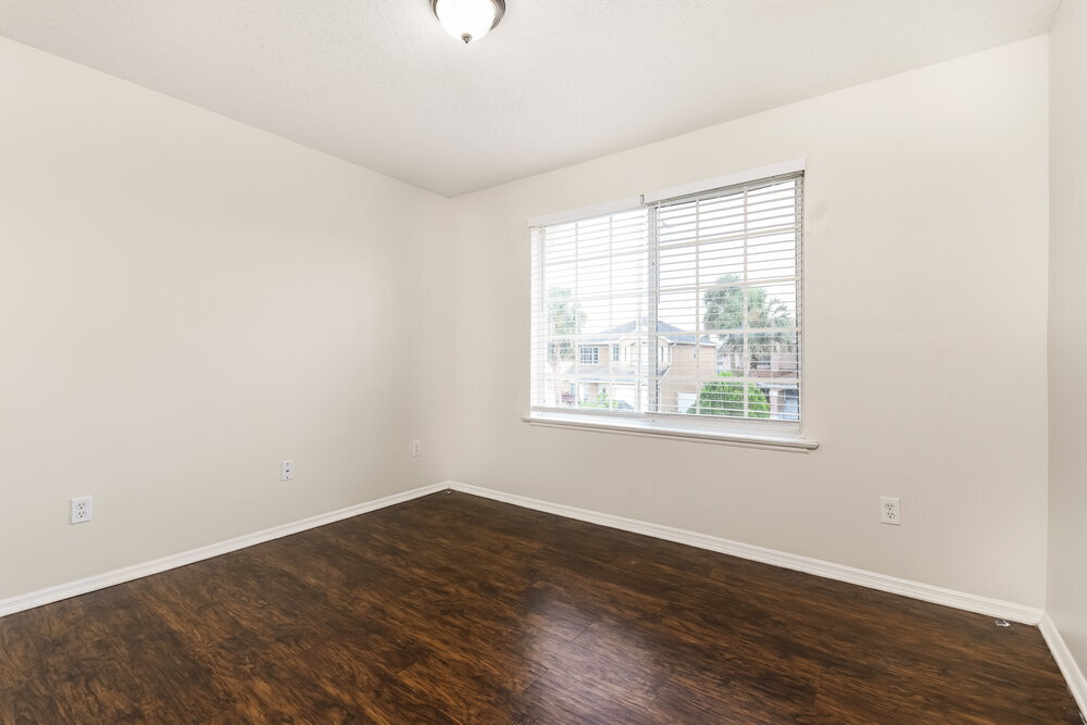 Building Photo - 1231 Heather Lake Dr