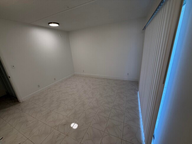 Building Photo - 4500 N Flagler Dr
