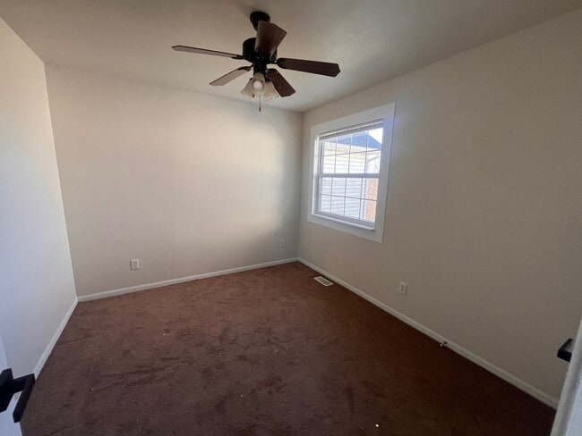 Building Photo - 16785 Huntington Ln