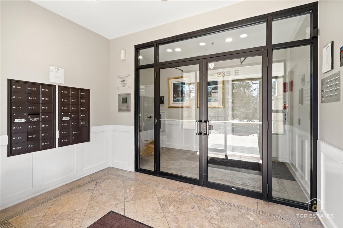 Building Photo - 238 E Irving Park Rd