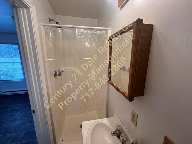 Building Photo - 225-227 Bowers Bridge Rd