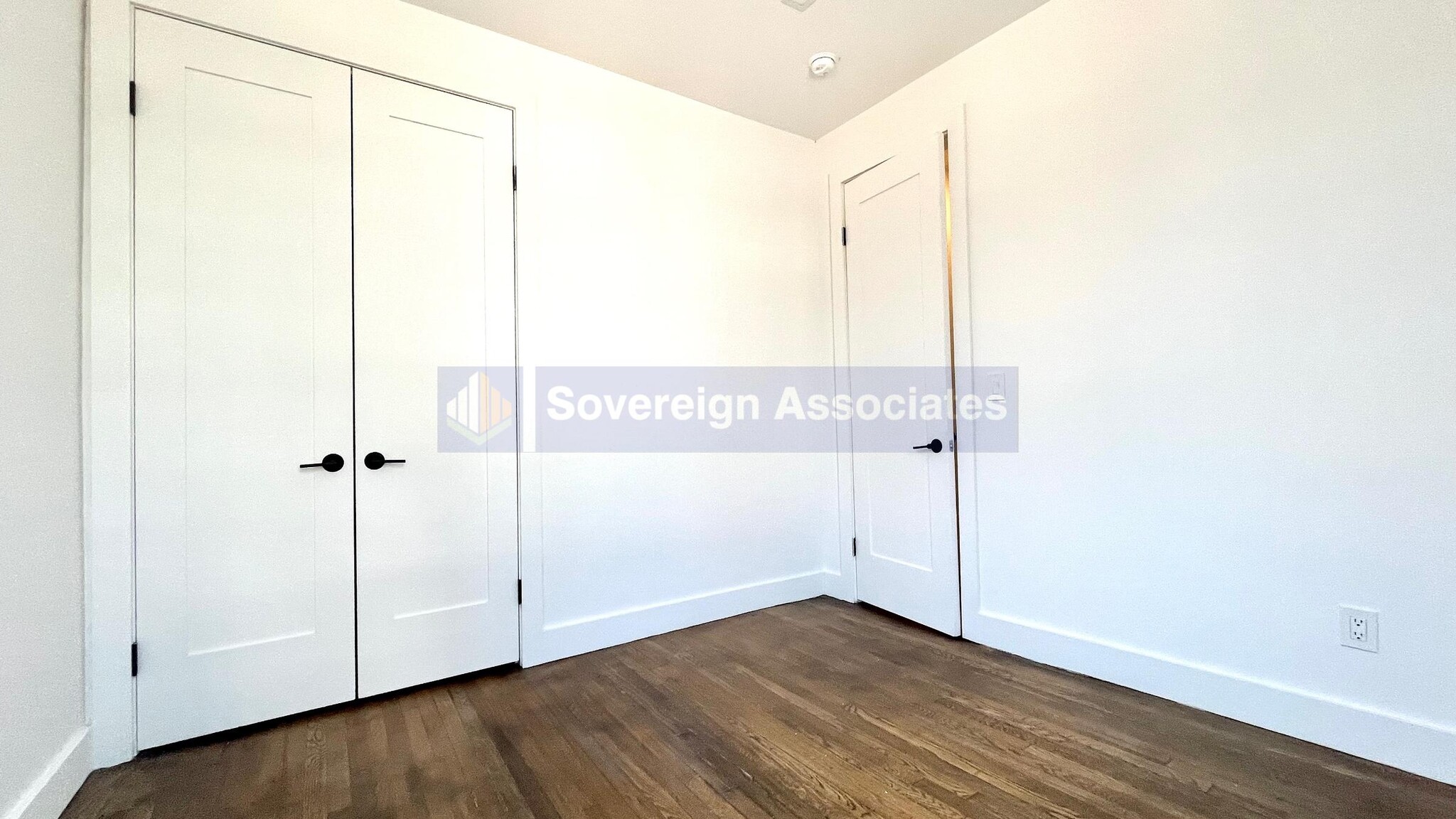Building Photo - 45 Tiemann Pl